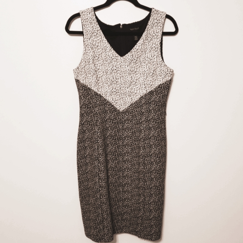 WHBM Sz 6 V-Neck Black & White Dress